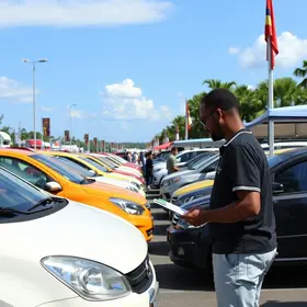 Feirão de carros movimenta economia de Barra Mansa com mais de 500 veículos e R$ 8 milhões em crédito