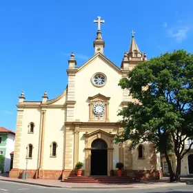 Igreja Nossa Senhora do Amparo: patrimônio religioso do distrito de Amparo