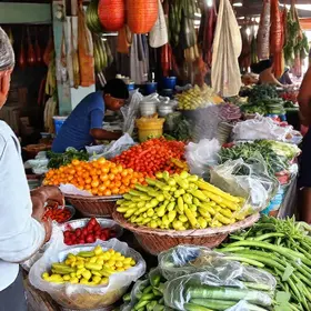 Feira Livre de Barra Mansa: produtos frescos e culinária local